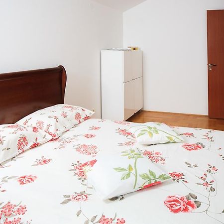 Apartment Dv Magnolia Tivat Exteriör bild