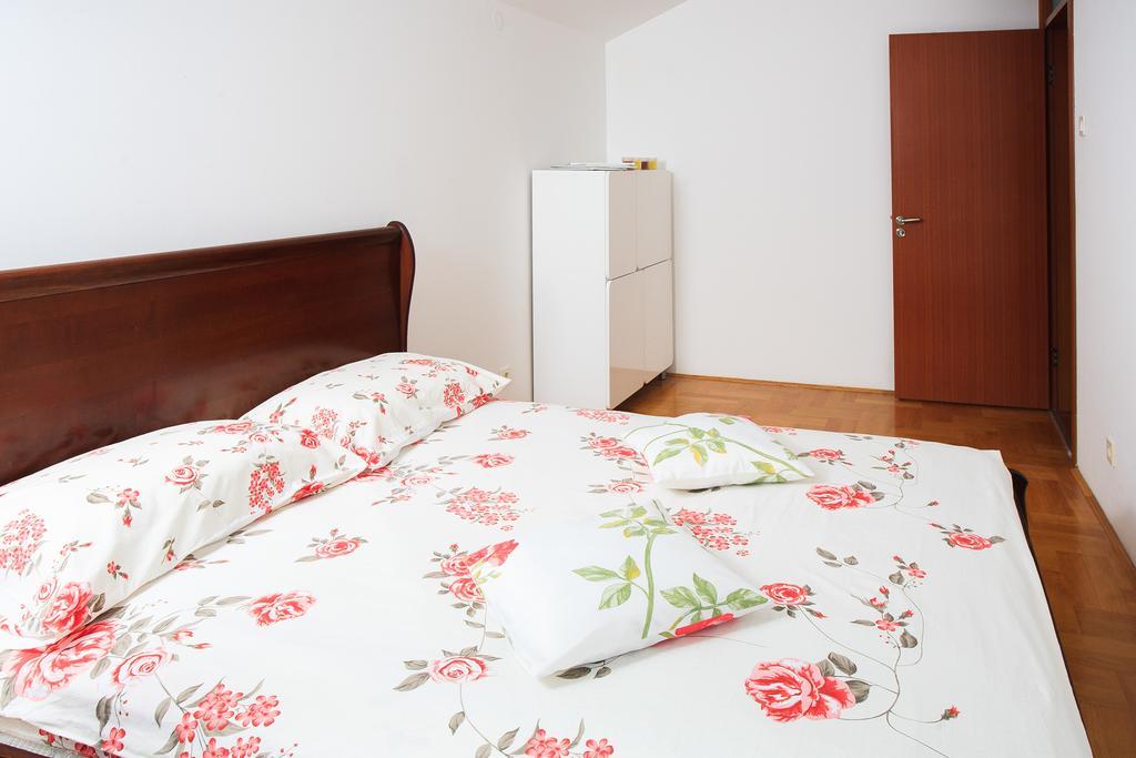 Apartment Dv Magnolia Tivat Exteriör bild